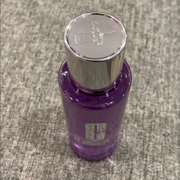 Clinique Makeup Remover - Picture 4 of 4